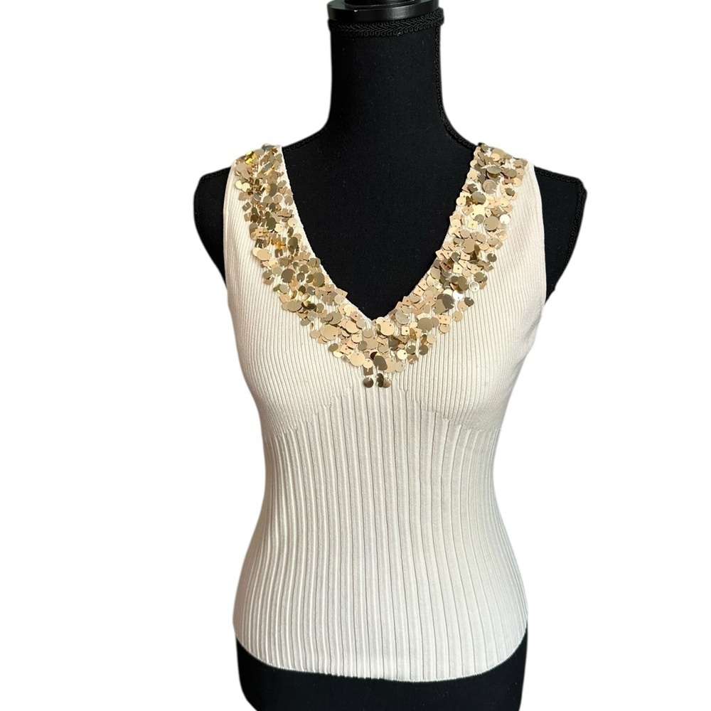 White House Black Market V-neck Fitted Cream Gold Sparkly Neck Sequins Top Sz S